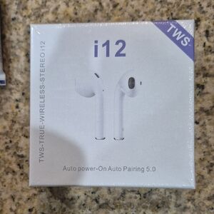 i12 Wireless Earbuds - White